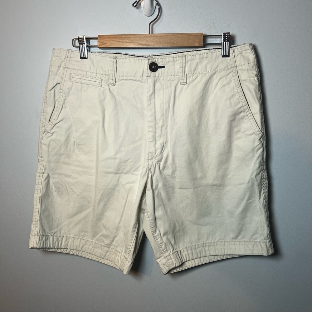 American Eagle Men’s Prep Chino Shorts Size 33 Khaki Flat Front Vacation Golf